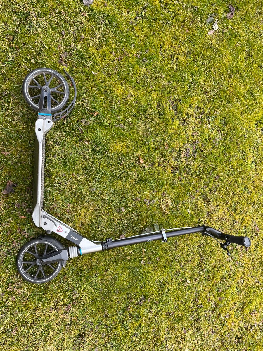 Skládací koloběžka (není elektro)