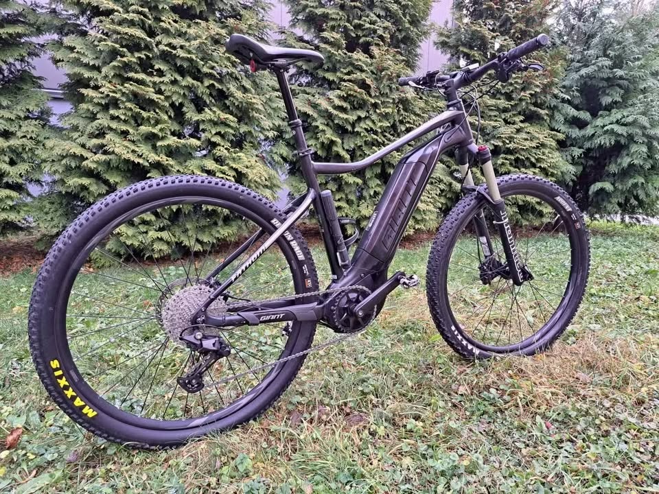 Prodám elektrokolo Giant Fathom E+, velikost L, motor Yamaha