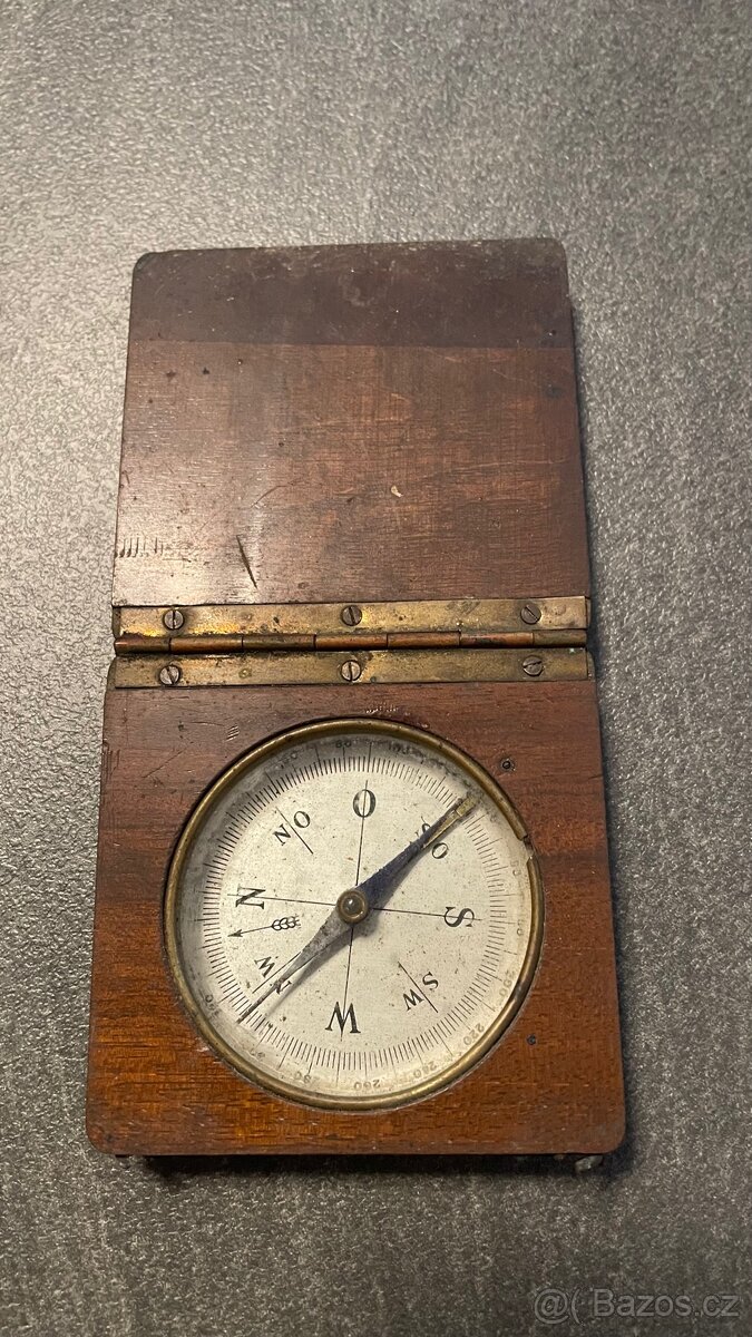 Starožitný kapesní kompas