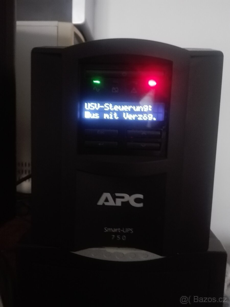 Prodám APC Smart-UPS 750