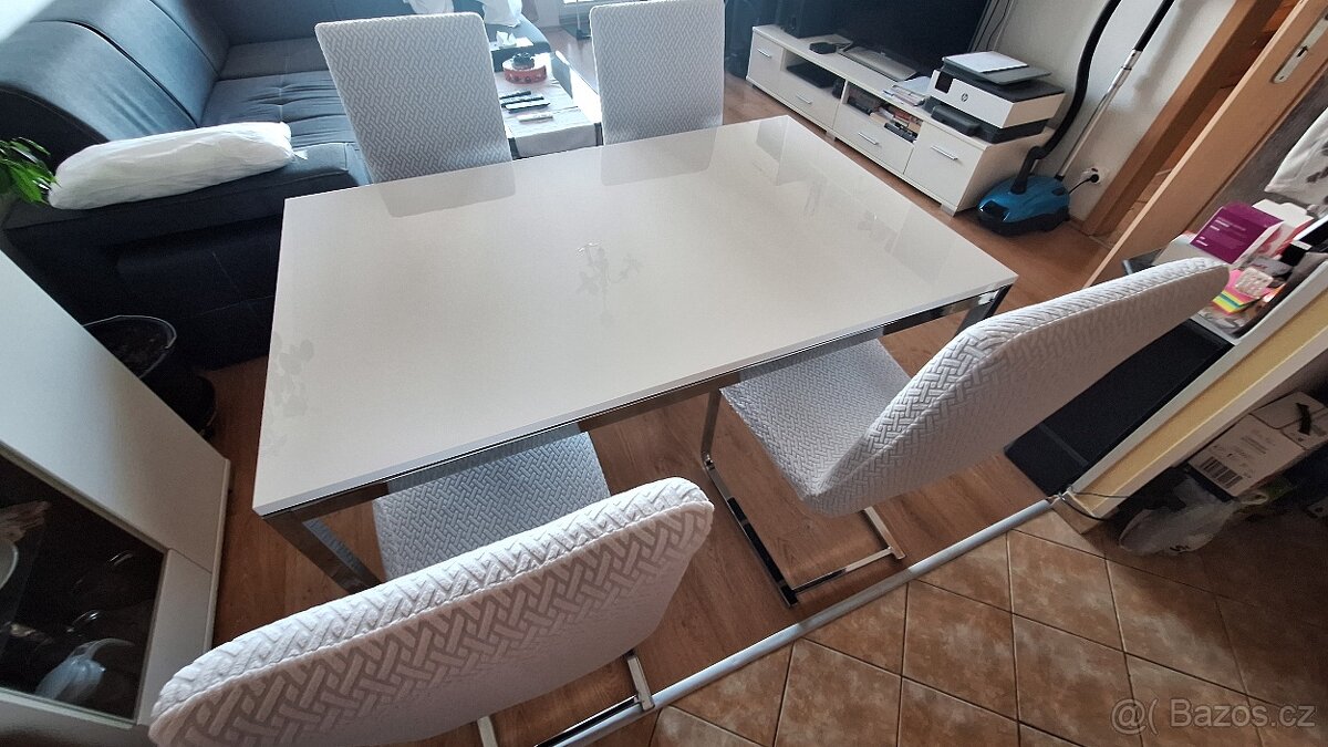 Jídelní set Stůl 4 x zidle