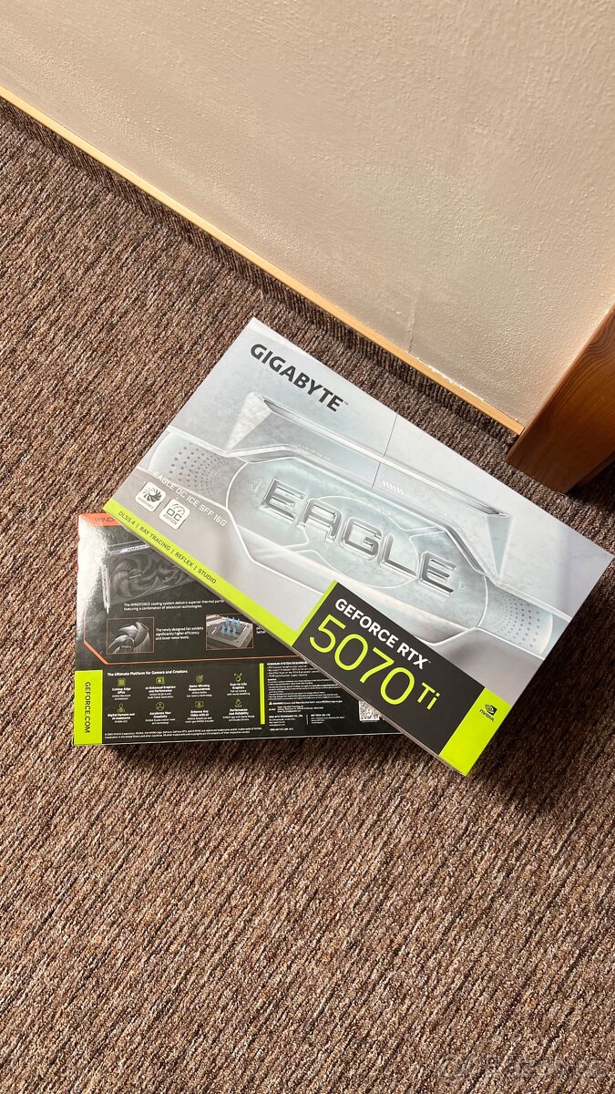 GIGABYTE GeForce RTX 5070 Ti EAGLE OC ICE SFF 16G