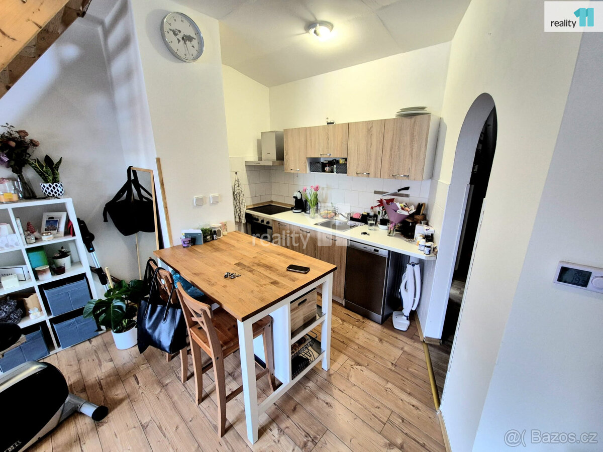 Pronájem bytu 2+kk, 48 m2, Tylova, Aš