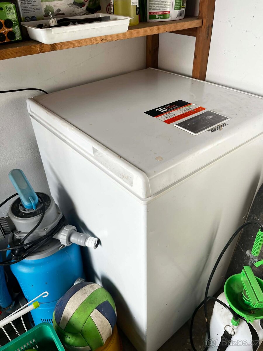 Pultový mražak Whirlpool WH1410