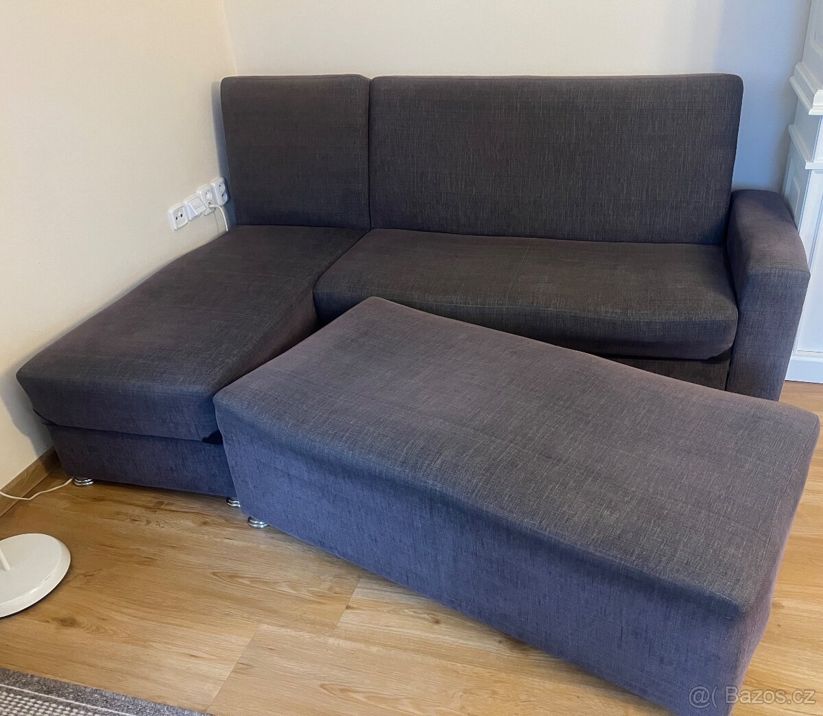 Rozkládací sedačka s úložným prostorem