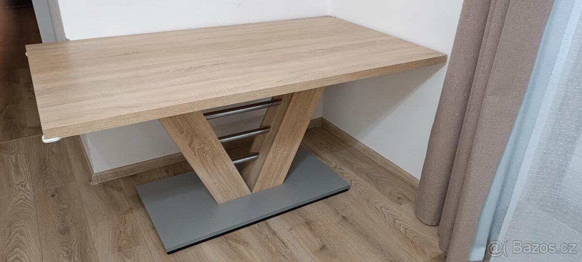 Prodám jídelní stůl