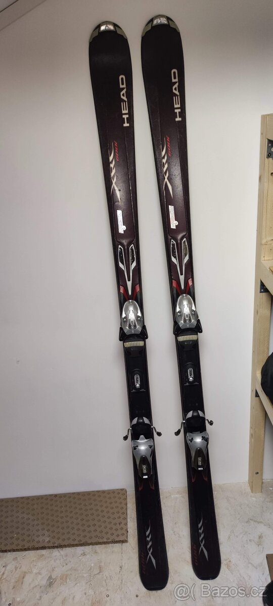 Prodám lyže + 2x pánské lyžáky