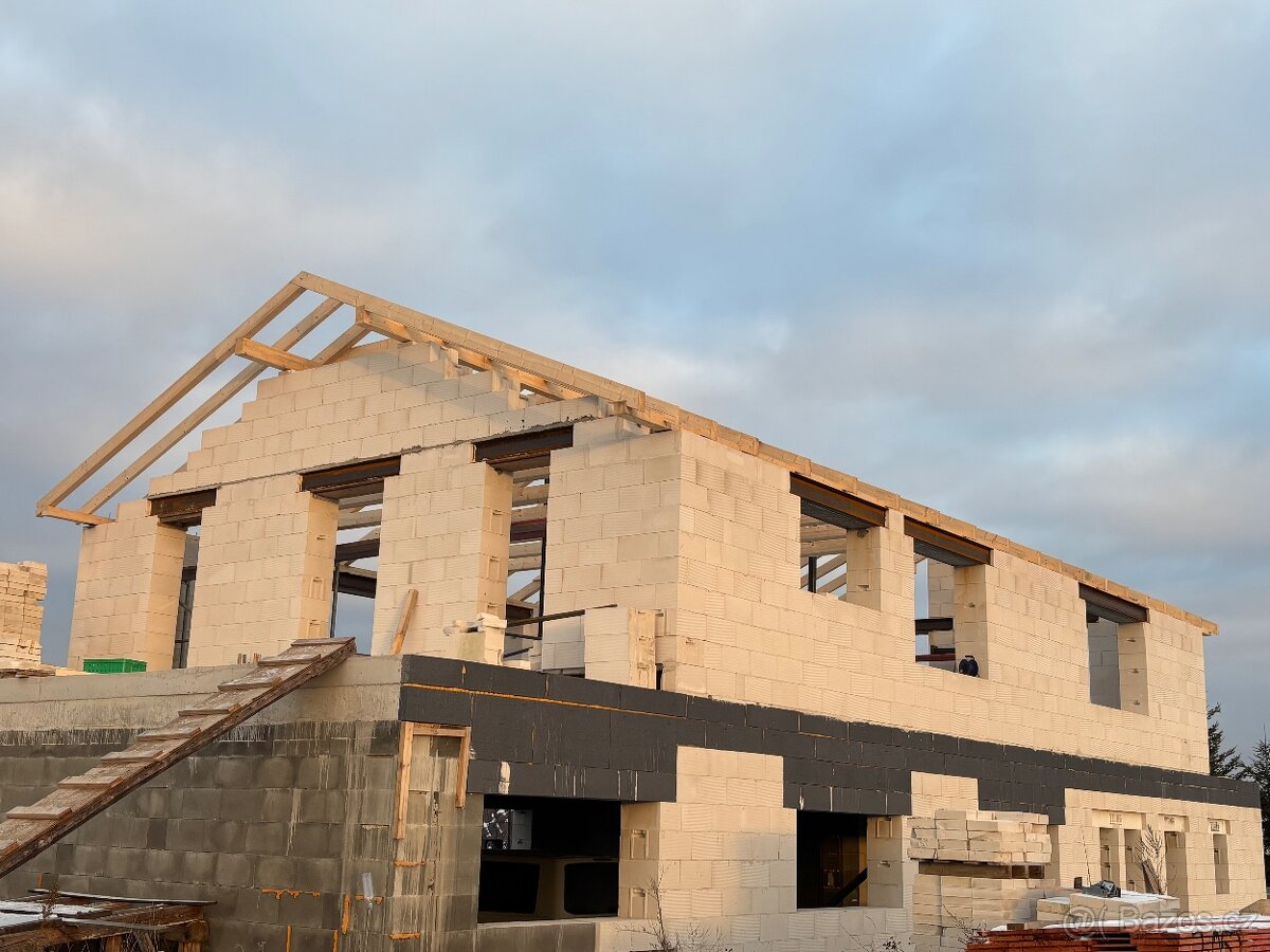 Dřevařská a stavebni činnost