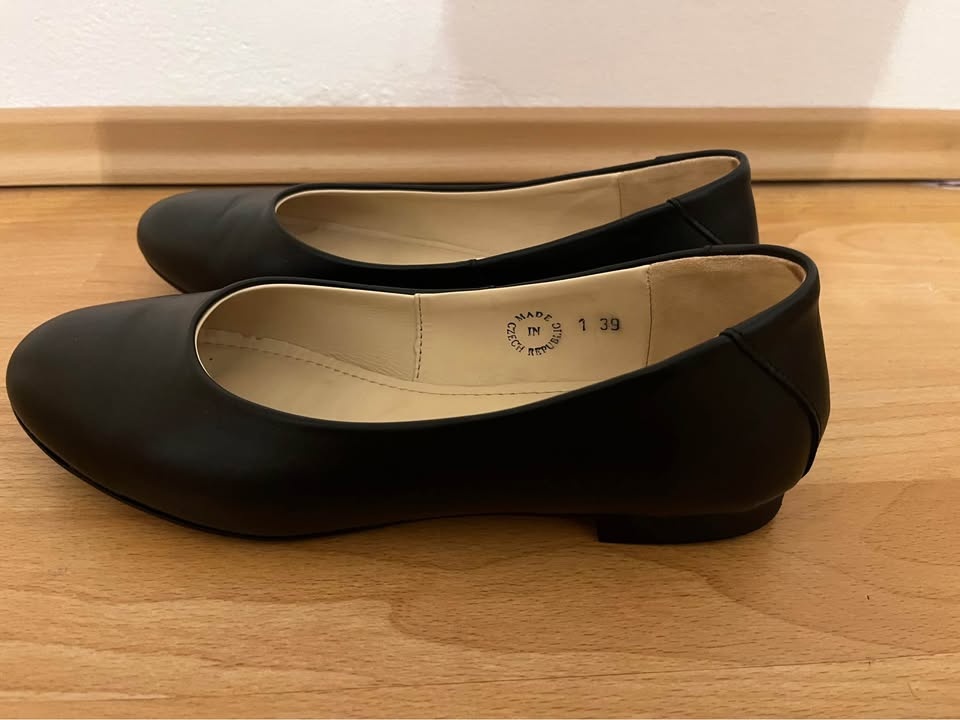 Kožené baleríny, značka Vasky, velikost 39