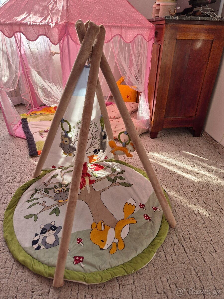 Dětská hrací deka s hrazdičkou / teepee