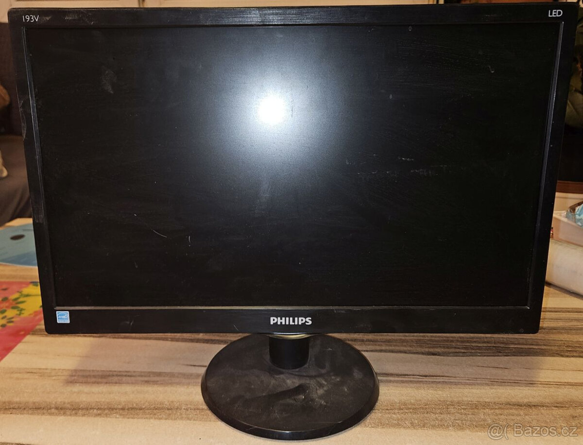 Prodám LCD 19" Philips 193V5L