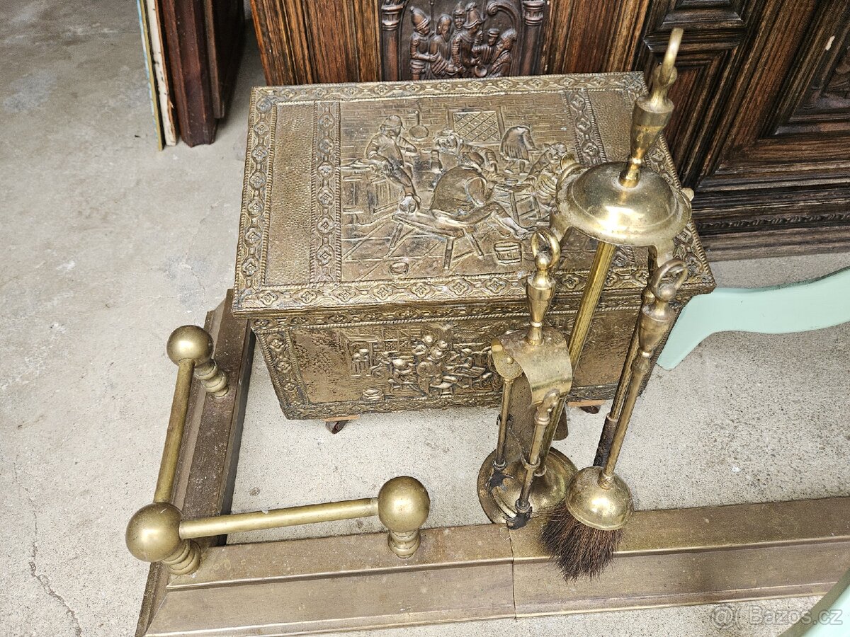 Starozitny set na cisteni krbu