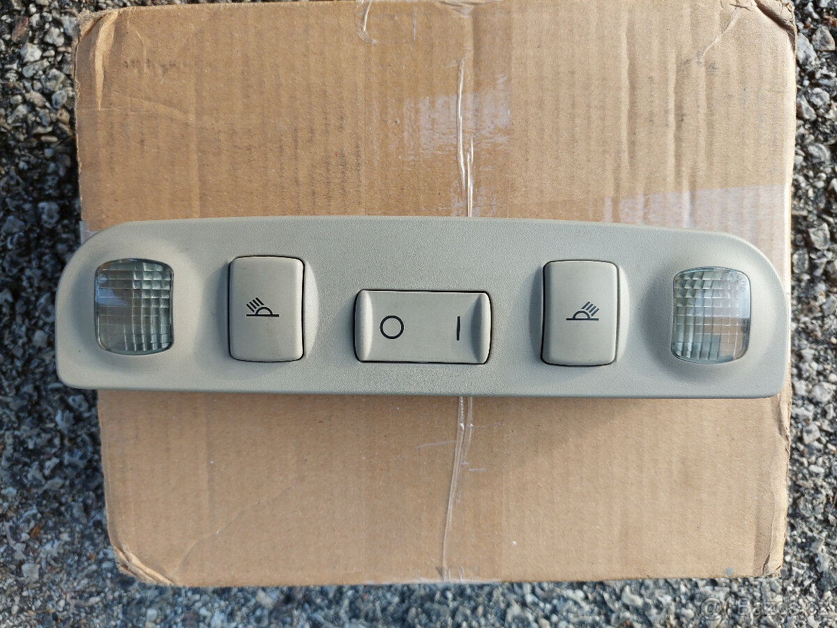 Stropní světlo Audi 8D0947111