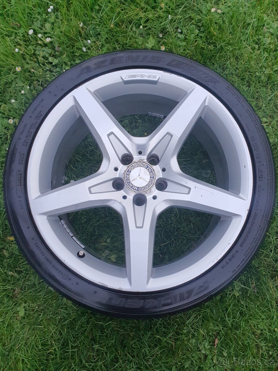 1 ks pro Mercedes AMG