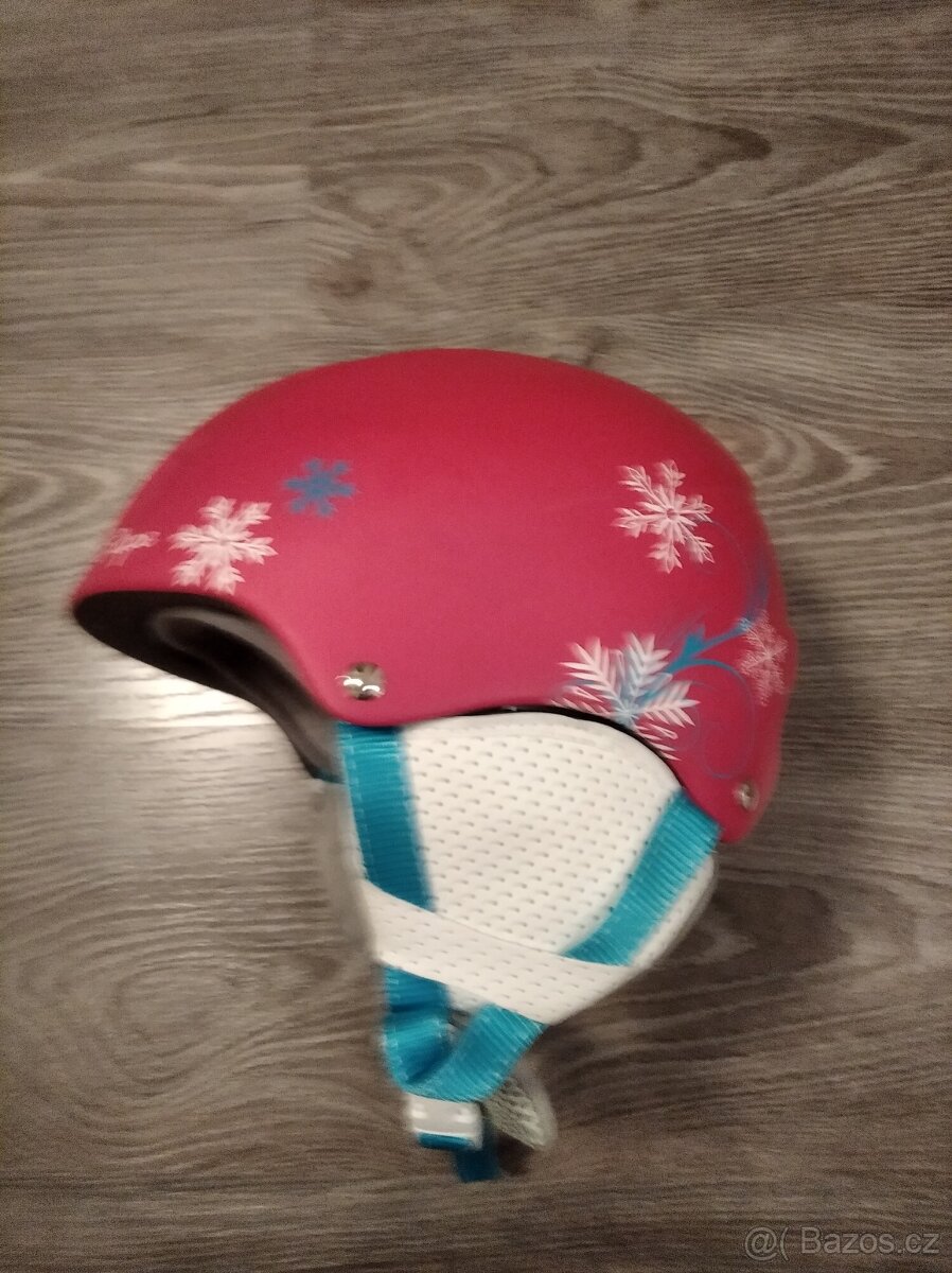 Prodám dětskou dívčí lyžařskou helmu Etape