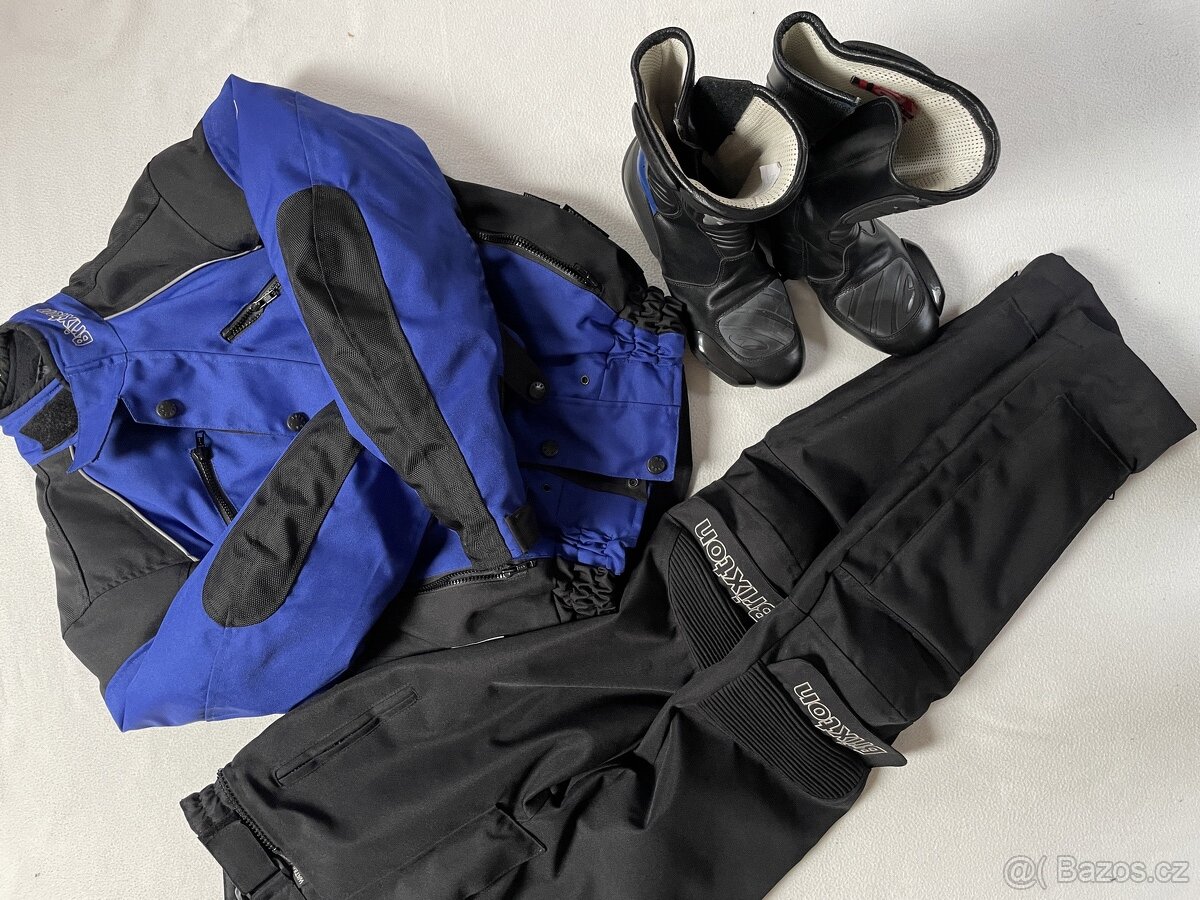 Set Oblečení Na Motorku S Botami, Brixton A Axo