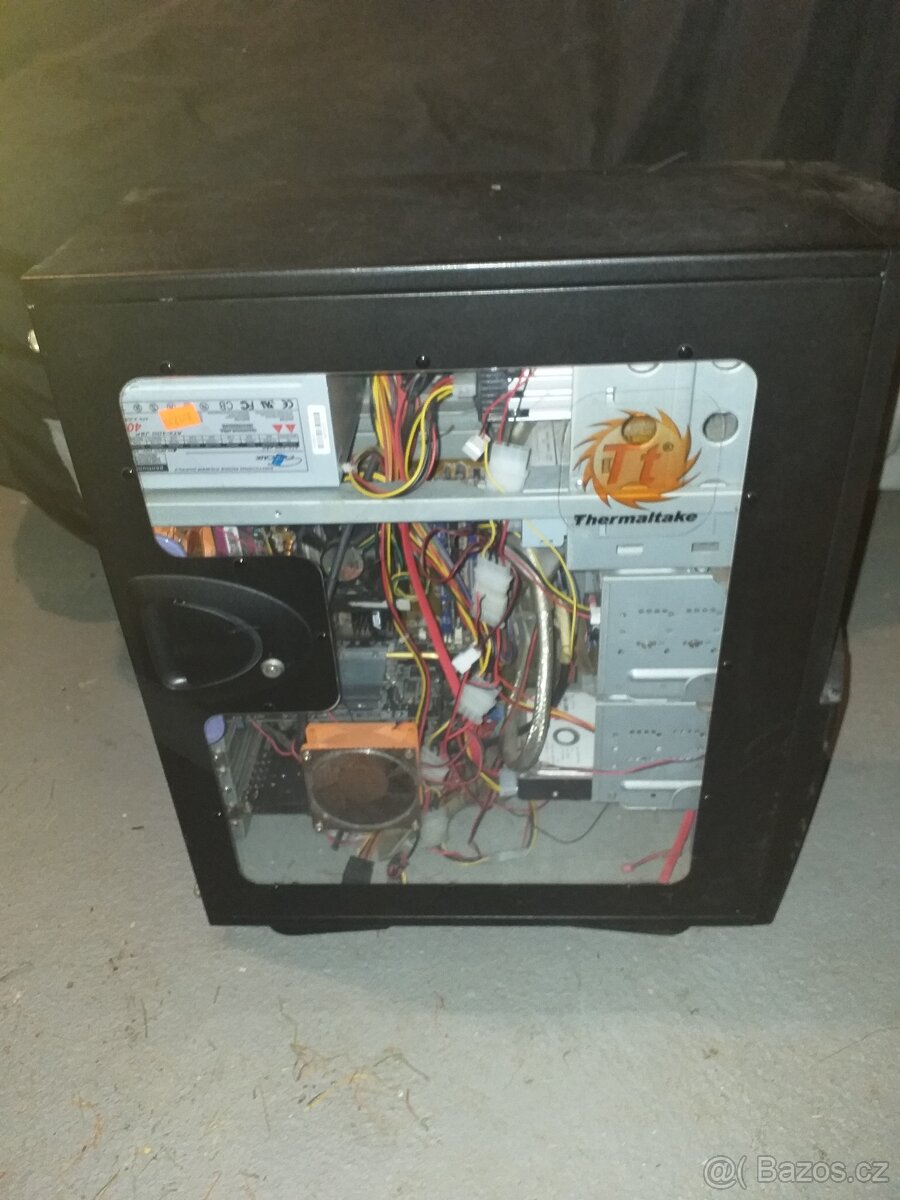 Prodám skříň bednu na počítač