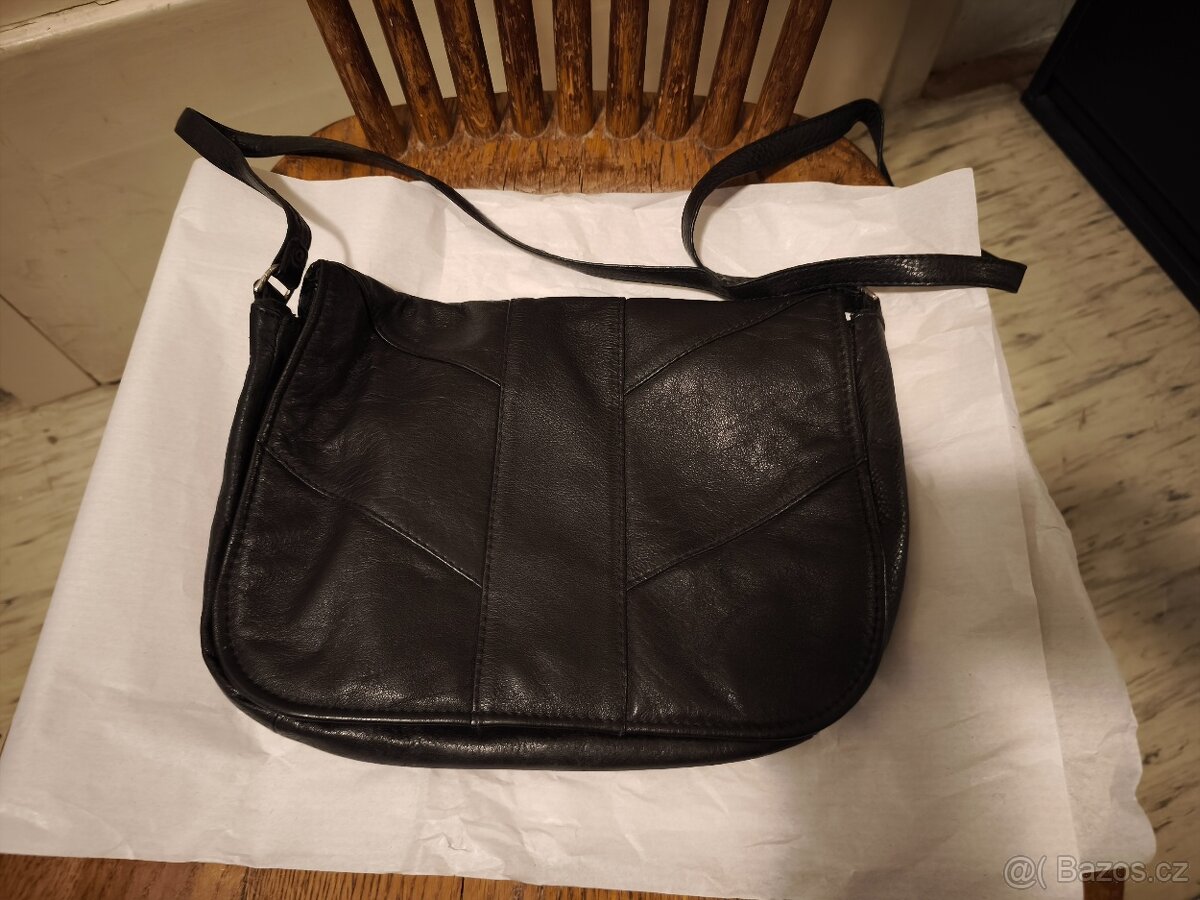 Retro kabelka - černá