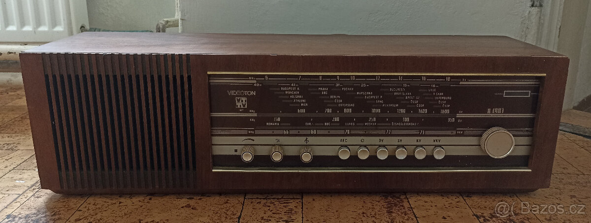 Staré retro rádio Videoton R4901