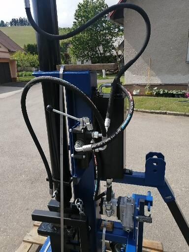 Štípačka za traktor a malo traktor