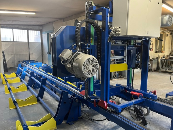 Prodám Kmenovou pásovou pilu PP-950 H