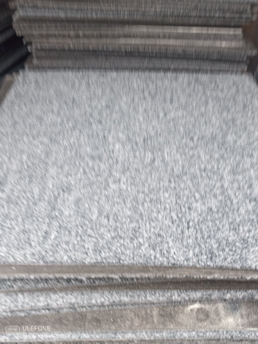 Použité zátěžové koberce 50x50cm