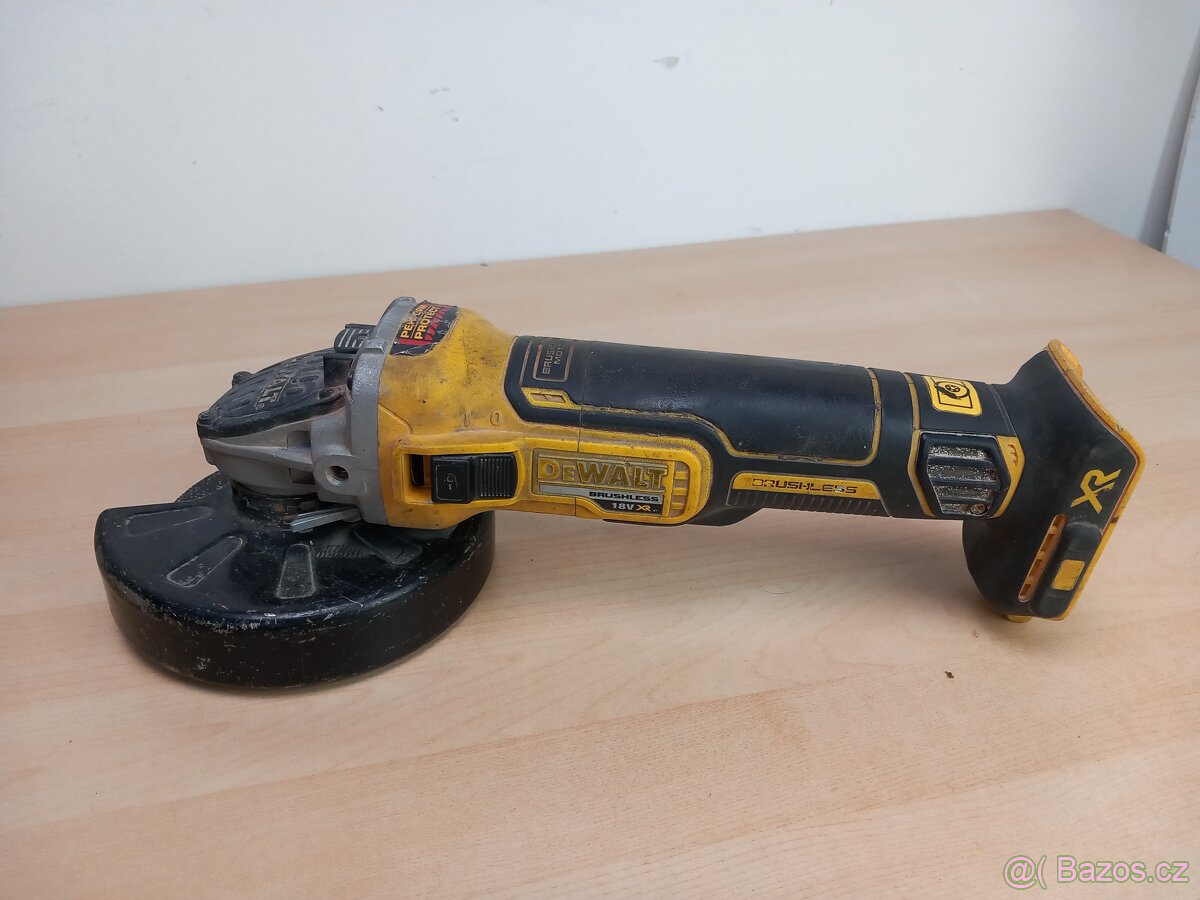 DeWALT Nářadí - 18V AKU úhlová bruska 115 mm