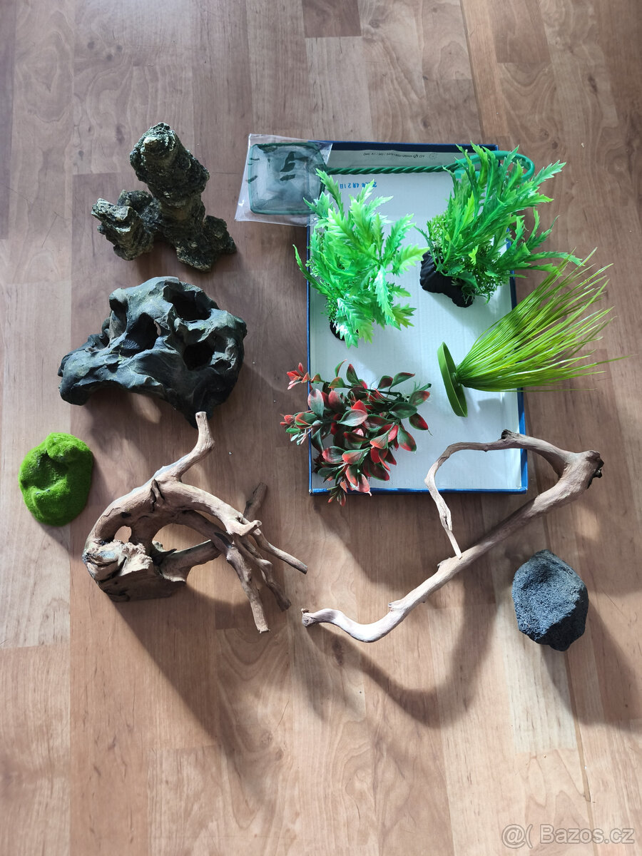 Akvarijní předměty - Kořeny, skalky, kytky,