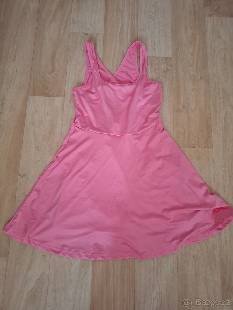 Sportovní růžové šaty vel S