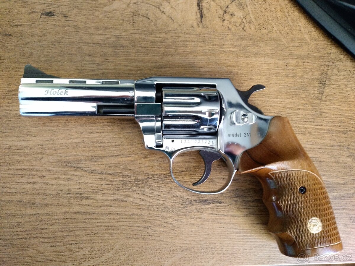 Revolver Holek Brno 241