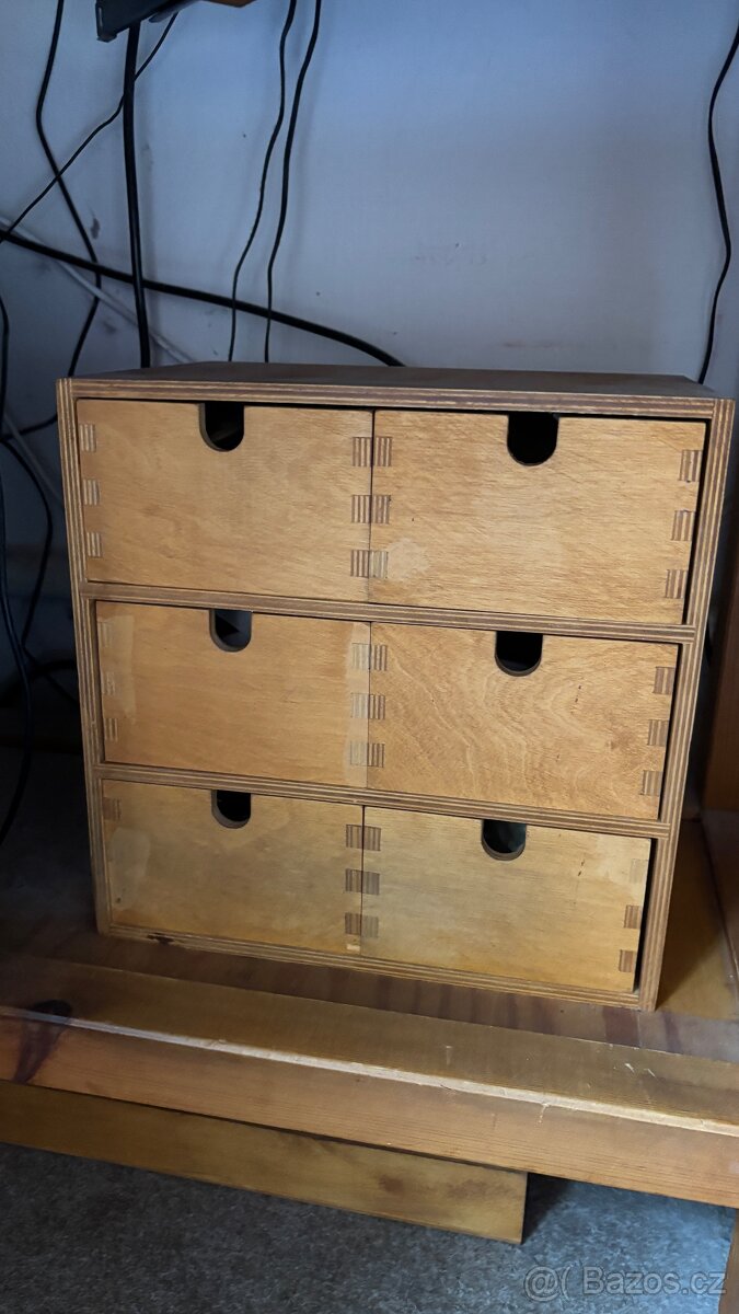 Dřevěný organizér se 6 šuplíky