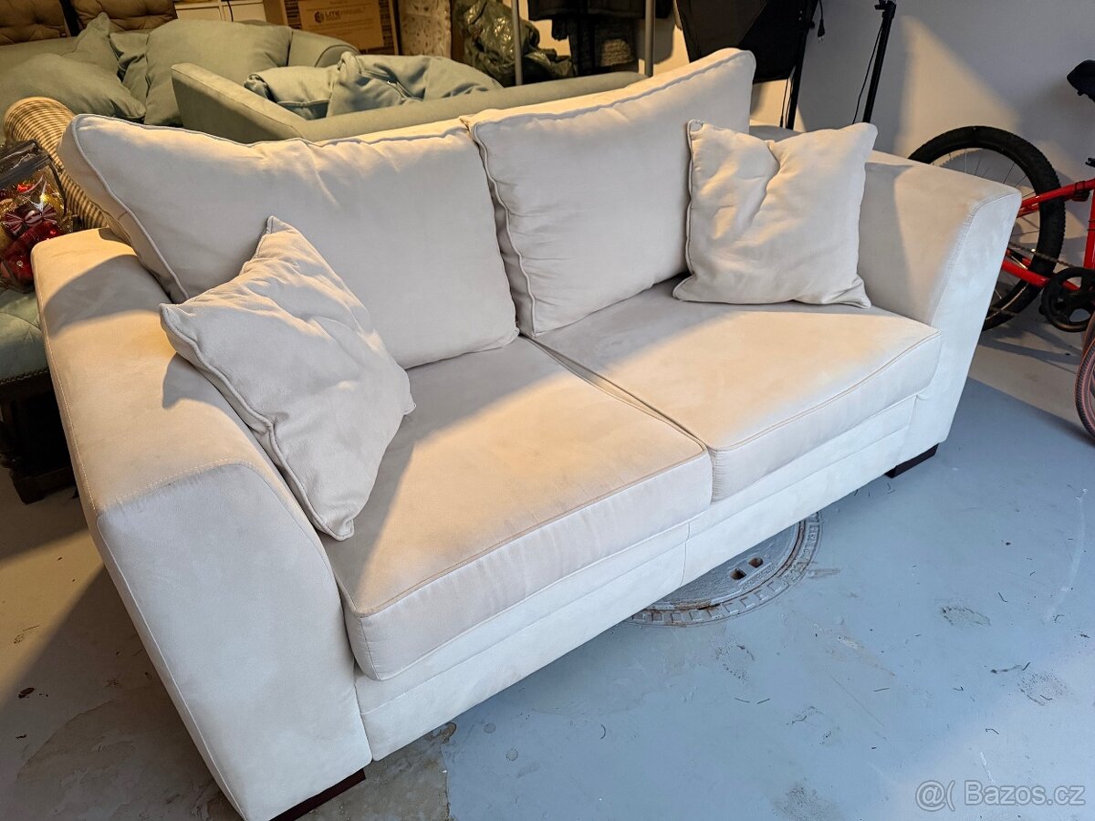 2 místná pohovka
