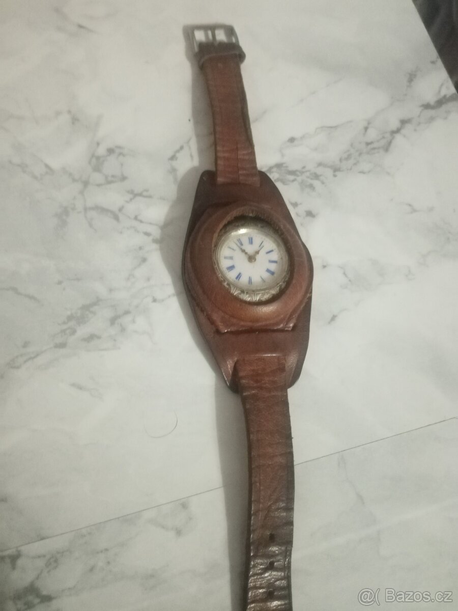 Staré stříbrné kapesní hodinky