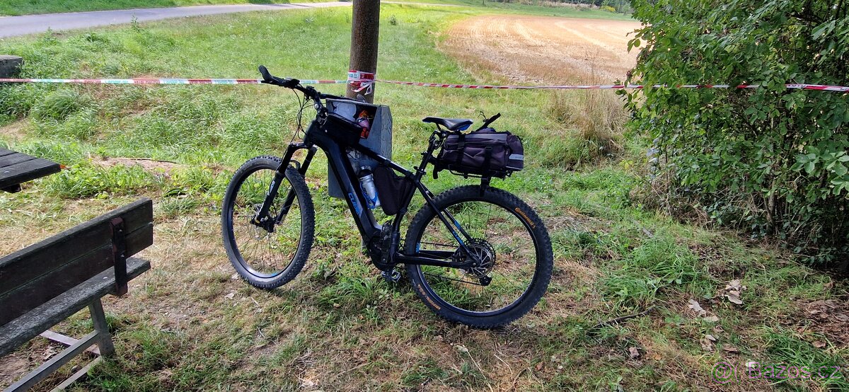 Cube stereo Hybrid pro