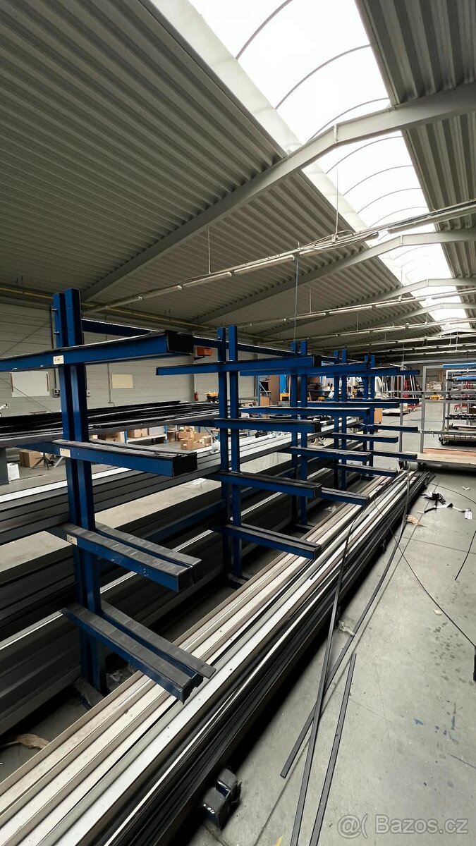 Stojany Kantilever pro skladovani