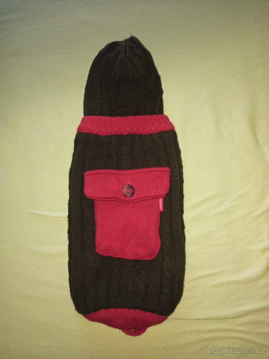 Prodám více oblečku na psa.