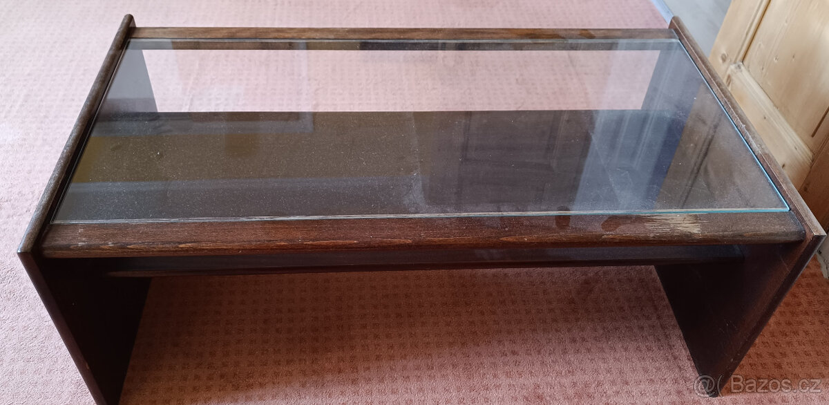 Konferenční stolek