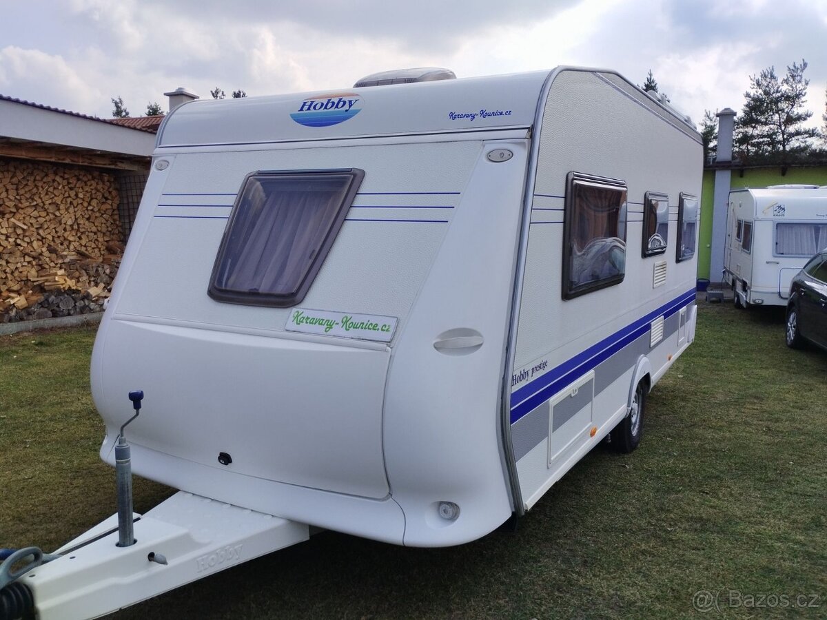 HOBBY 495 UFe č.703. Pro 4. Fr. postel. Sprcha. Rok 2007.