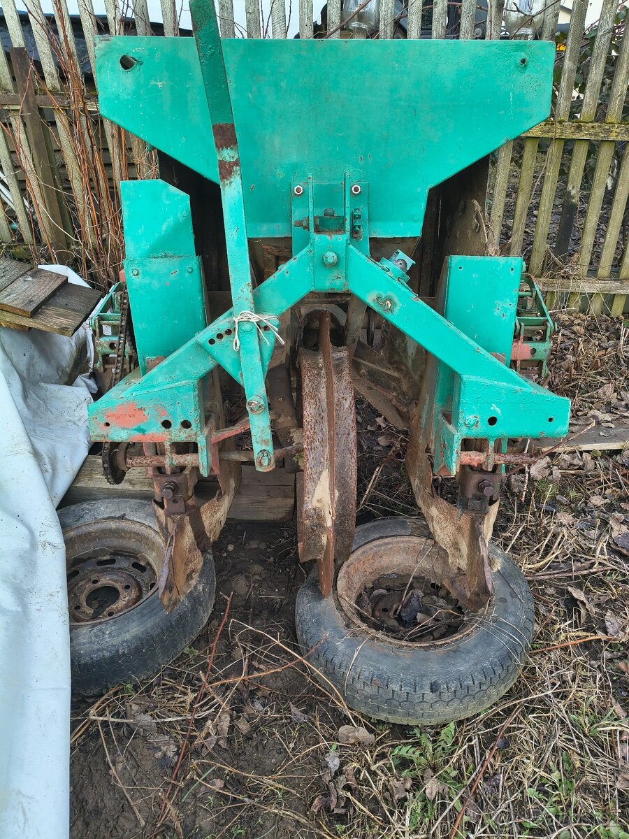 Prodám sazeč na brambory