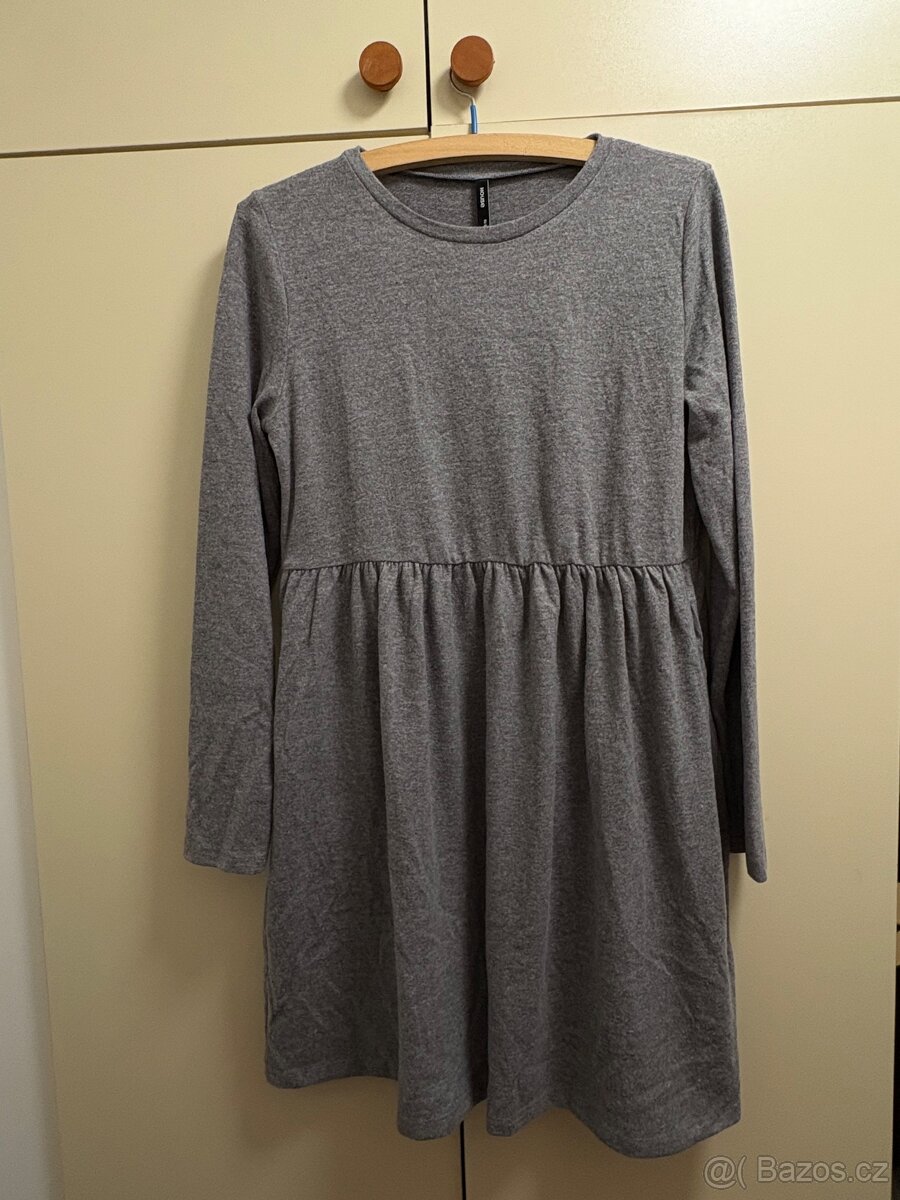 Šaty teplejší s kapsami