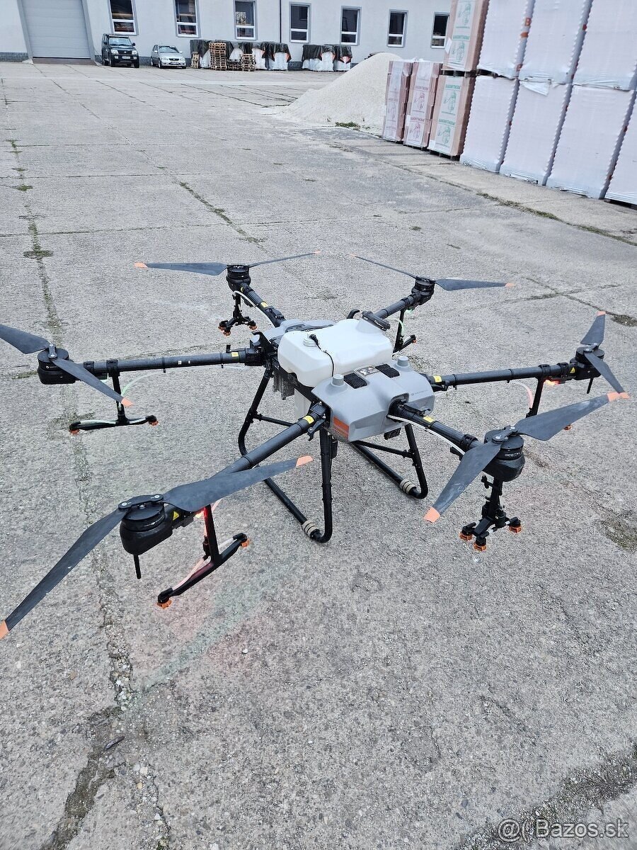 DJI Agras T30 +elektrocentrala + zmiesavac