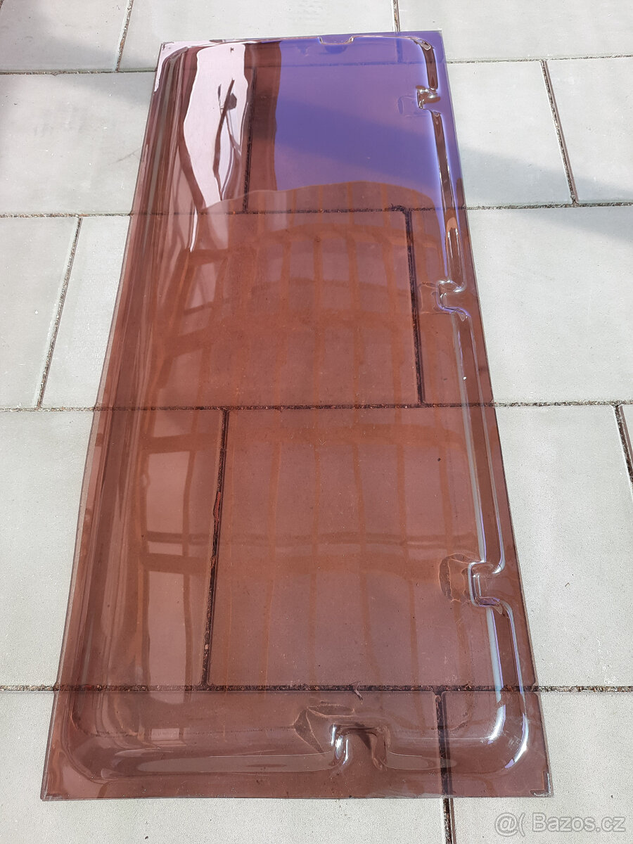 Plastová výklopná okna na karavan bez rámu jednoduchá