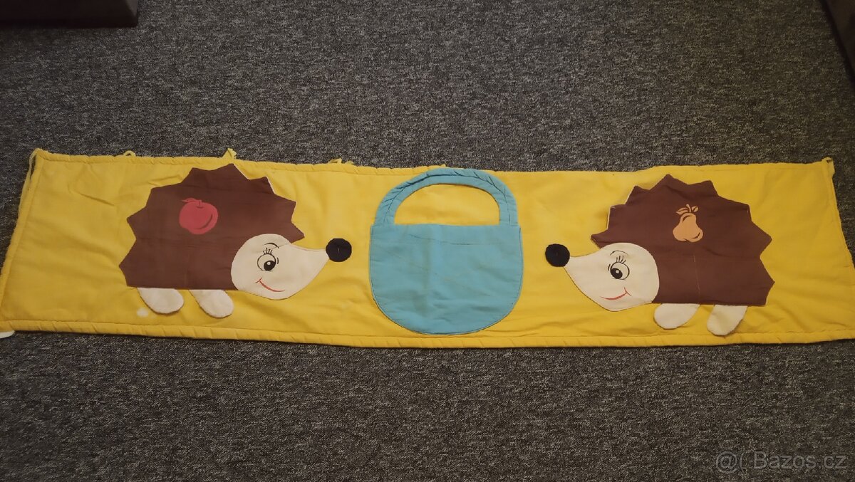 Kapsář,mantinel na postel JEŽCI