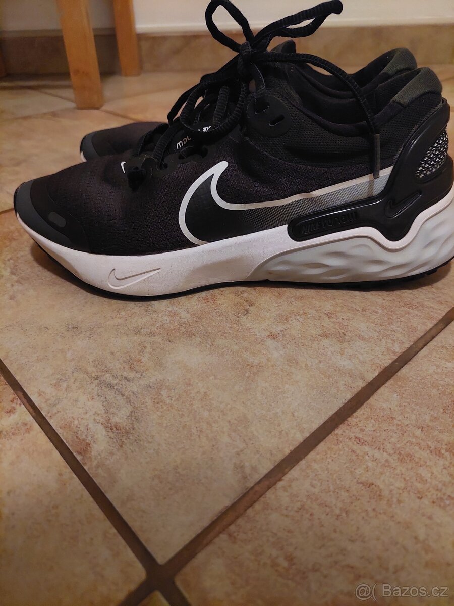 NIKE Renew Run vel.37.5