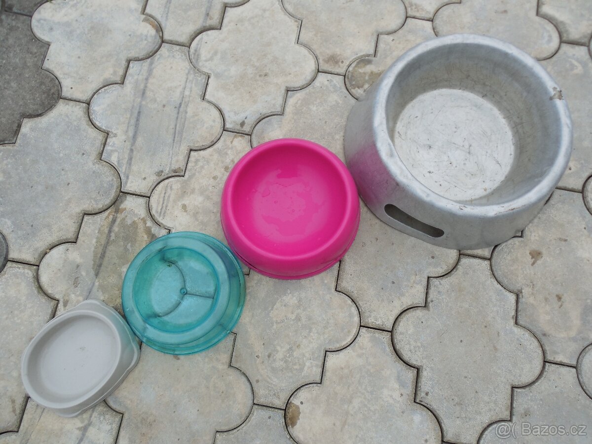 misky na krmení - různé velikosti