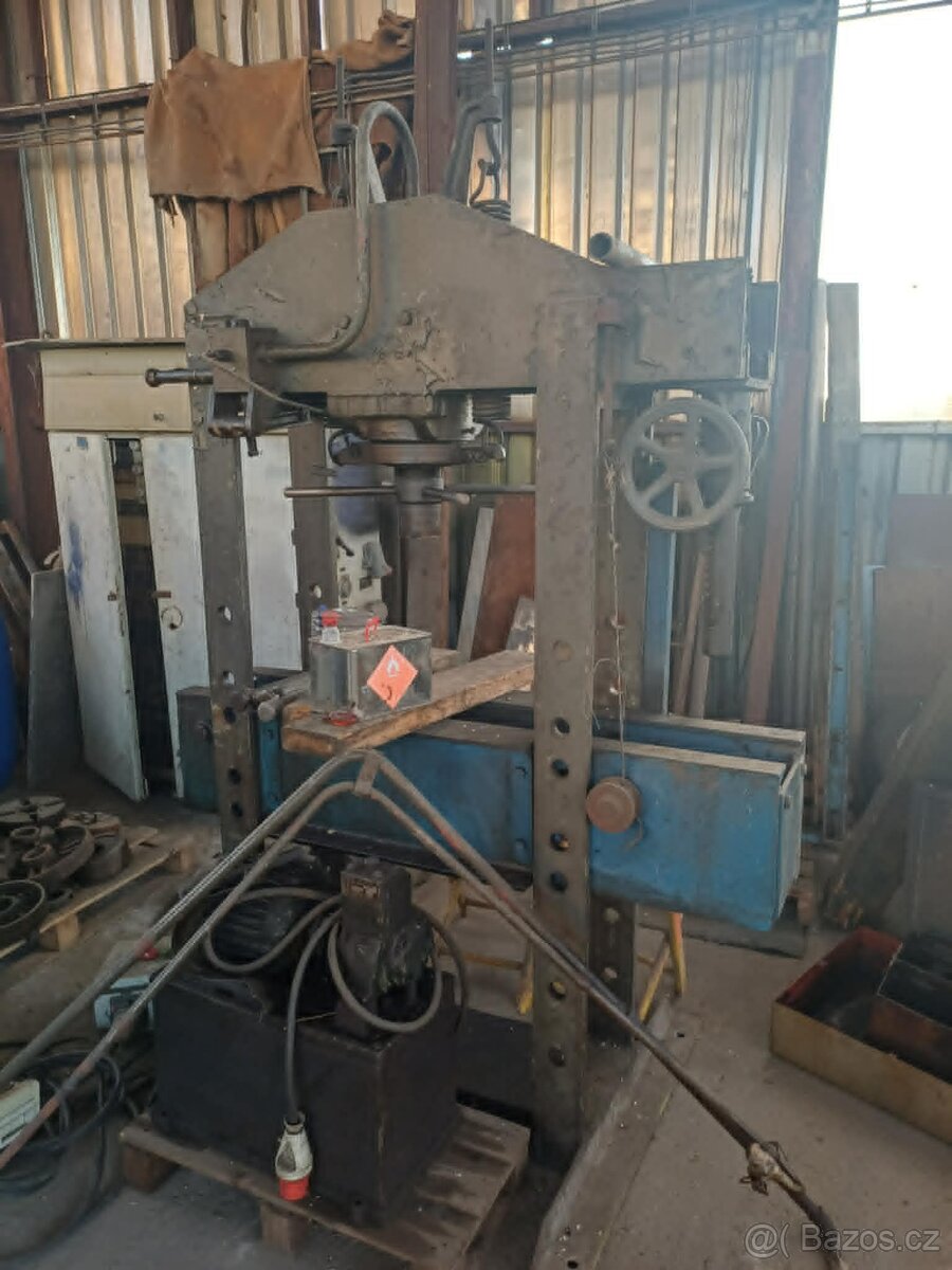 Prodám hydraulický montážní lis CDM 80, tlak 80t.