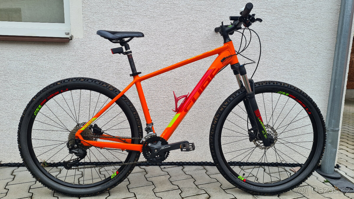 CUBE Analog 27, Hydraulické brzdy, Shimano Alivio, Rám 18