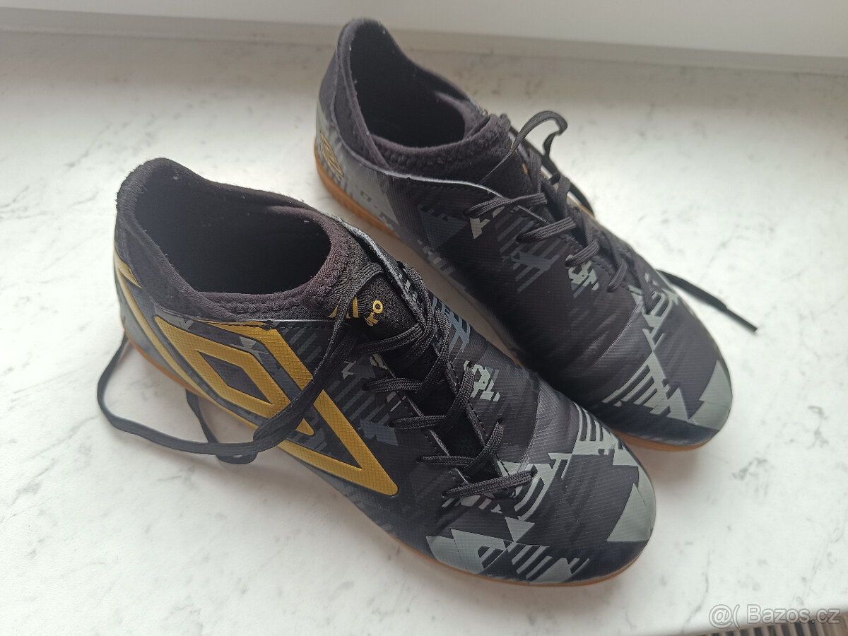 Sálovky Umbro