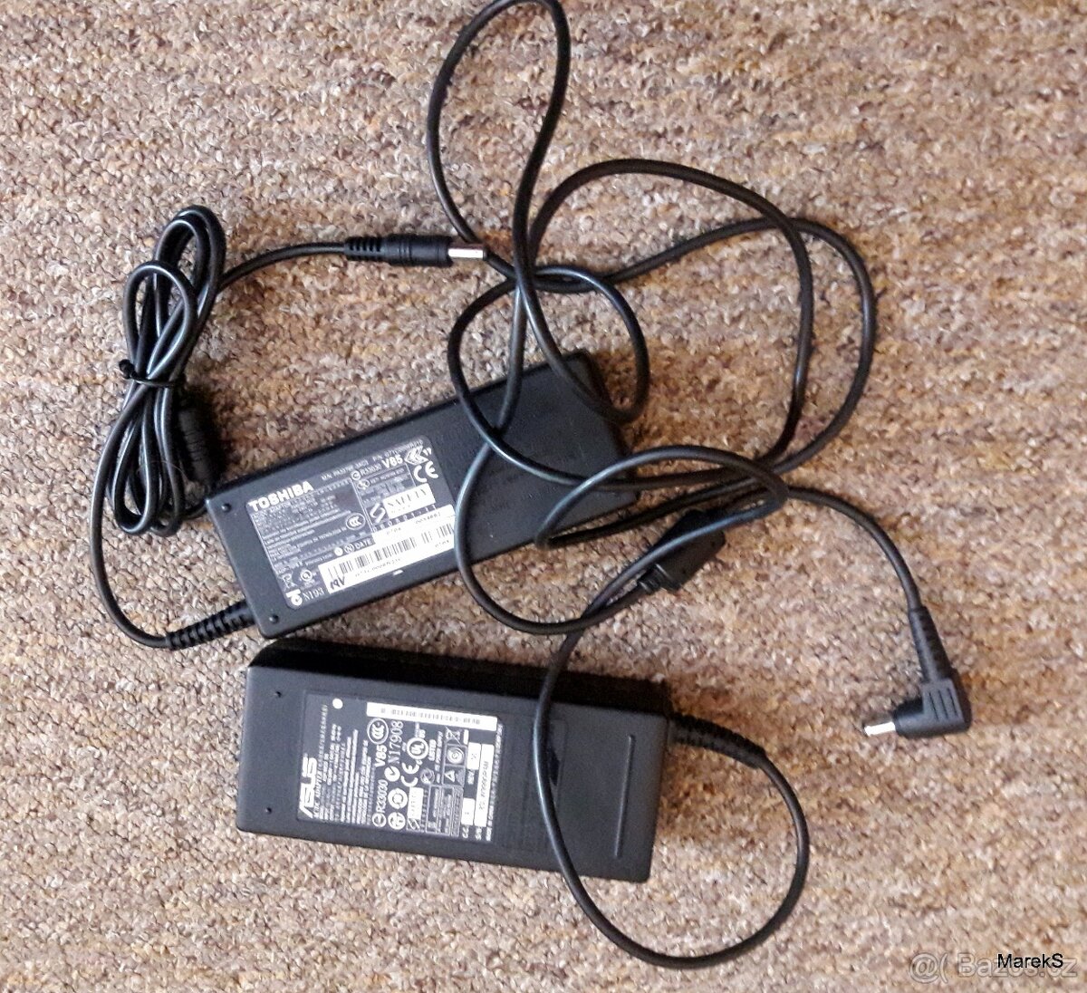 ASUS Toshiba Fujitsu nabíječka KVALITNÍ 90w 4,74A