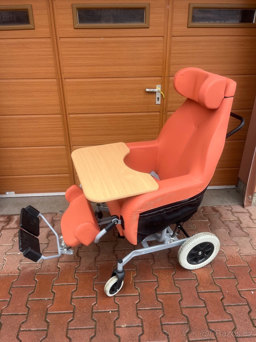 Křeslo pro lidi z omezenou hybnosti.